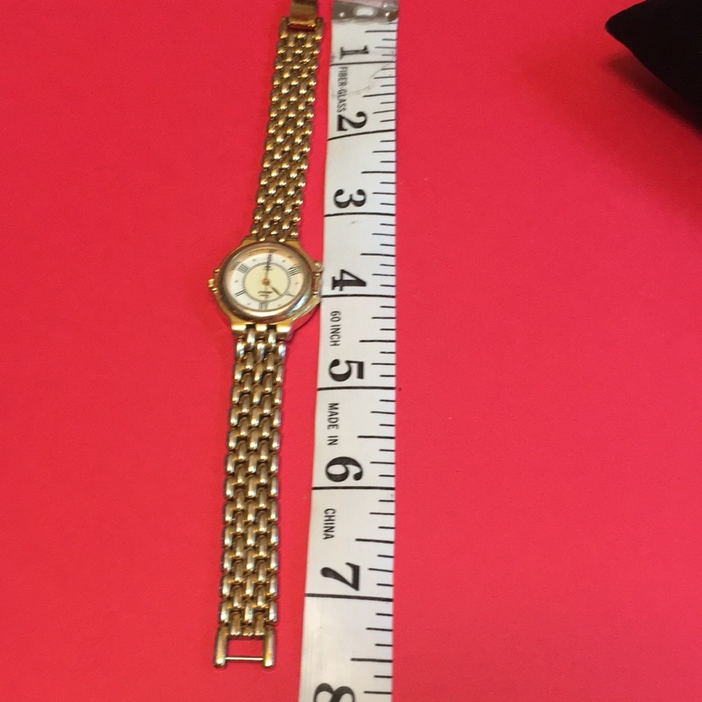 Timex Women's Watch Gold Tone Roman Numerals - Picture 4 of 5